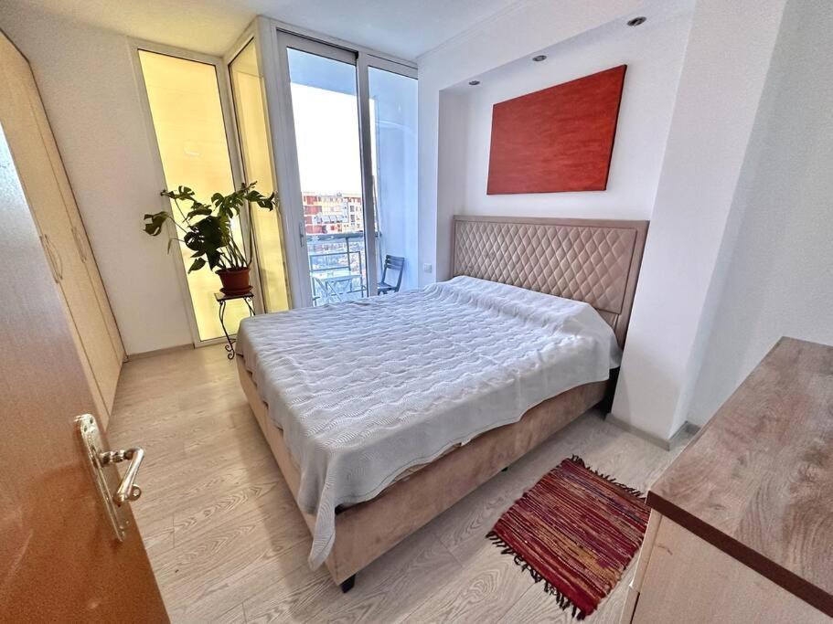 Family Living Tirana Appartement Buitenkant foto