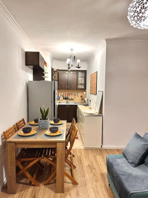 Family Living Tirana Appartement Buitenkant foto